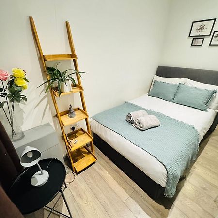 "Spacious Family, Friendly" 1 Bedroom In Kings Cross, St Pancras!!!118A 런던 외부 사진