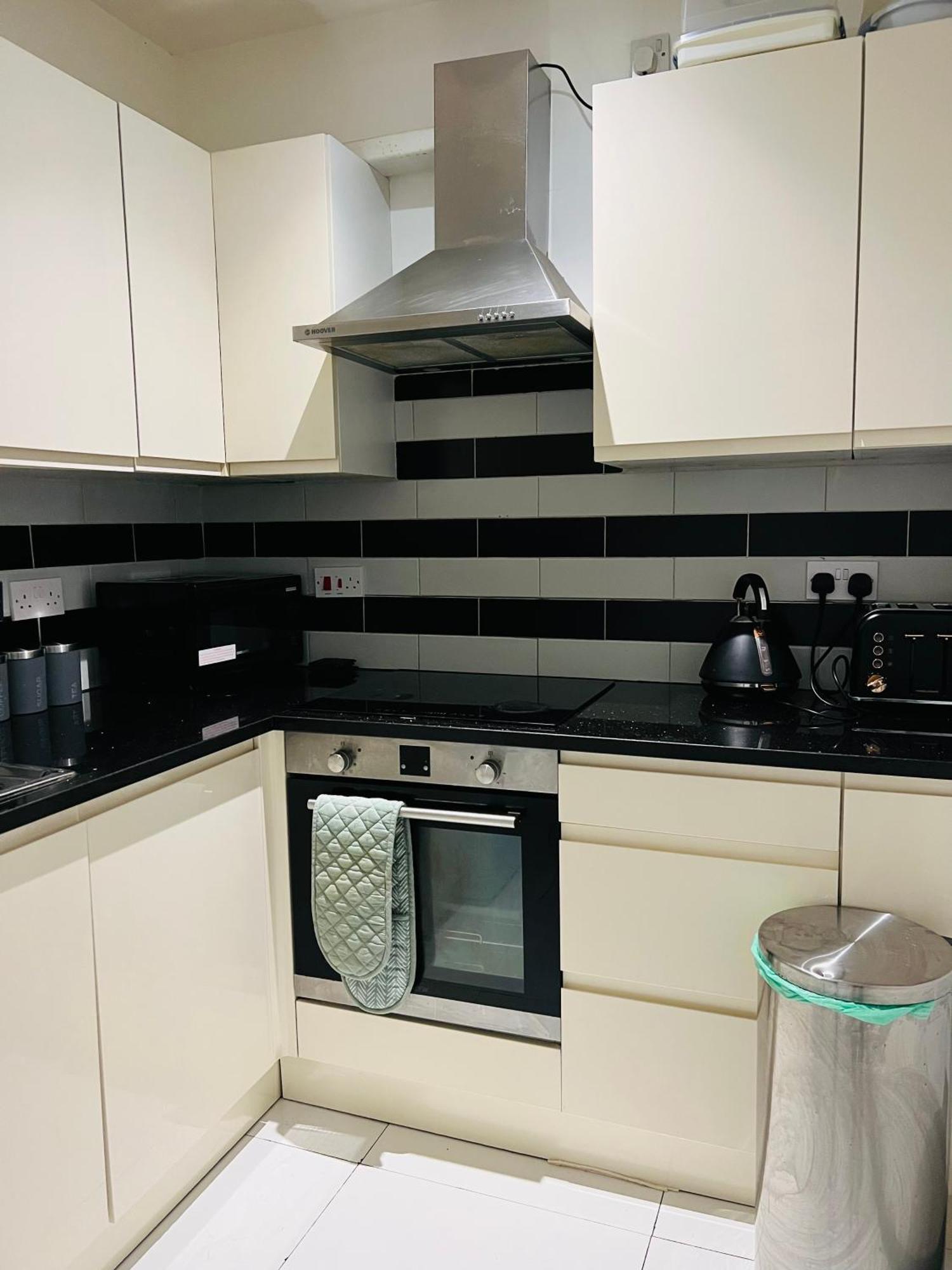 "Spacious Family, Friendly" 1 Bedroom In Kings Cross, St Pancras!!!118A 런던 외부 사진