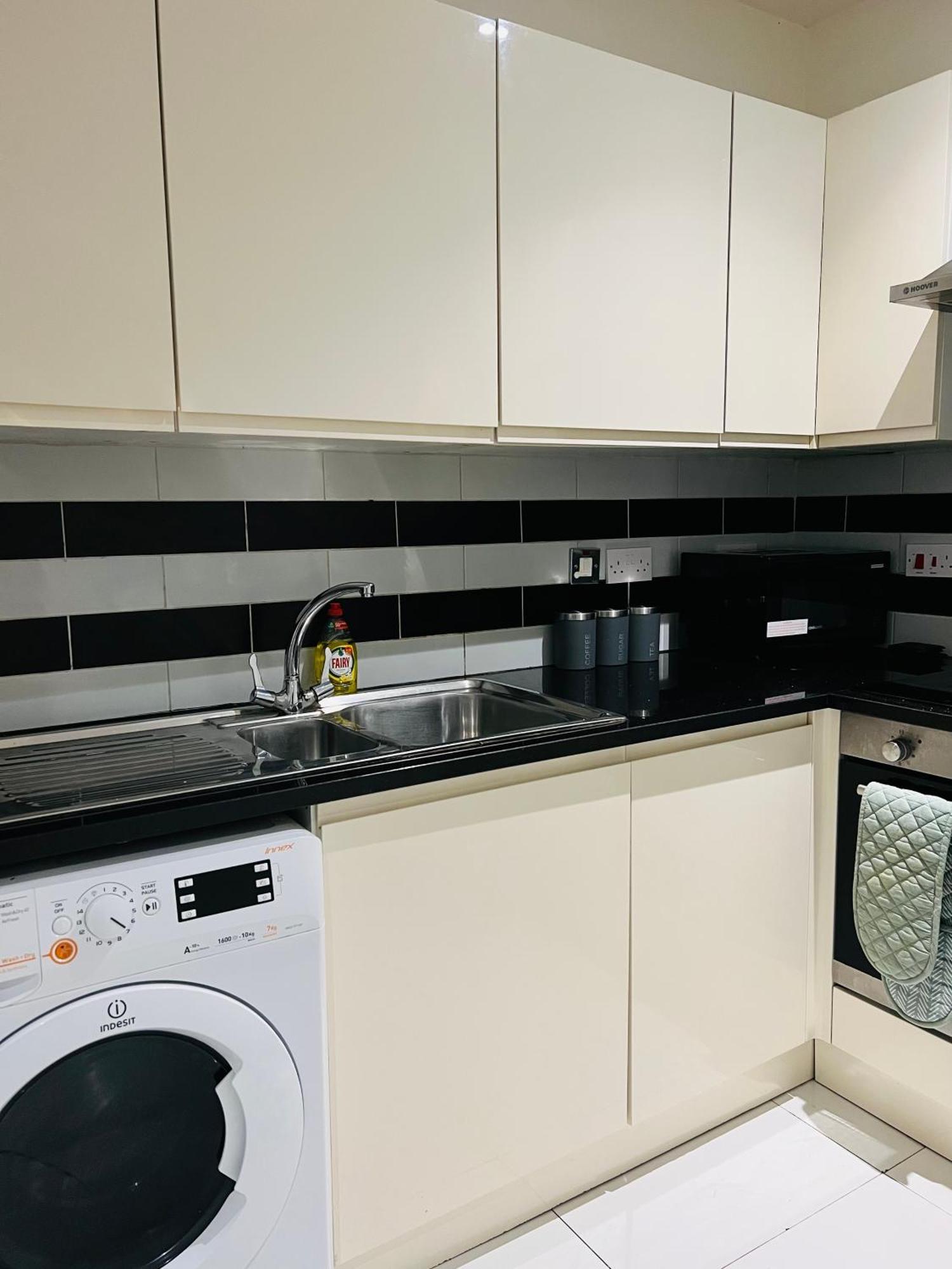 "Spacious Family, Friendly" 1 Bedroom In Kings Cross, St Pancras!!!118A 런던 외부 사진