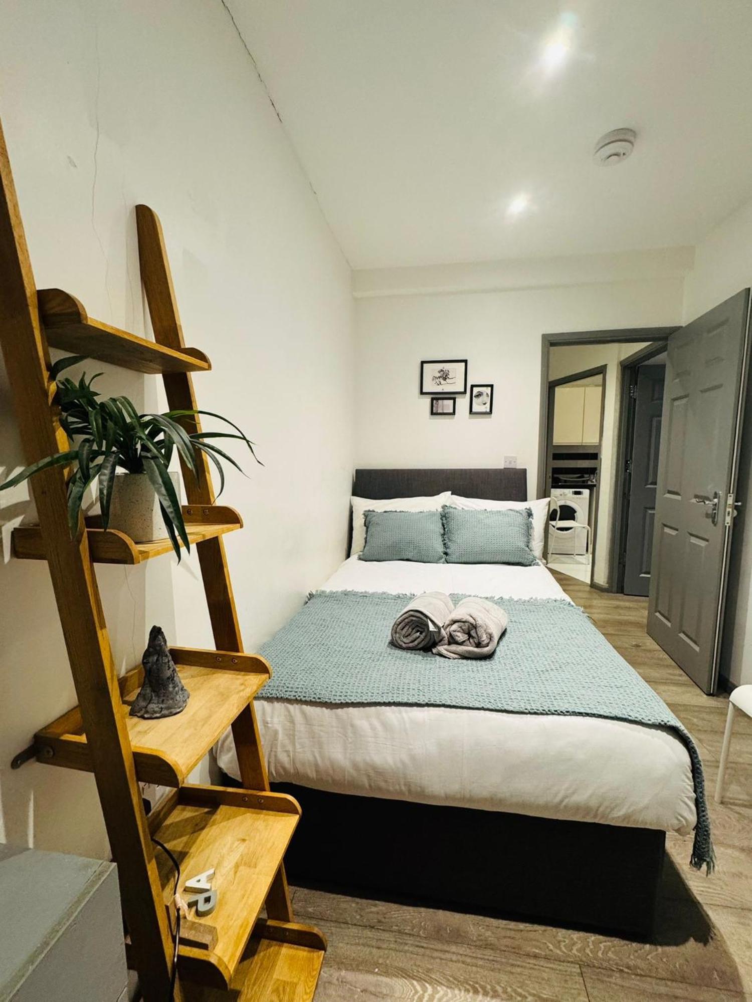 "Spacious Family, Friendly" 1 Bedroom In Kings Cross, St Pancras!!!118A 런던 외부 사진