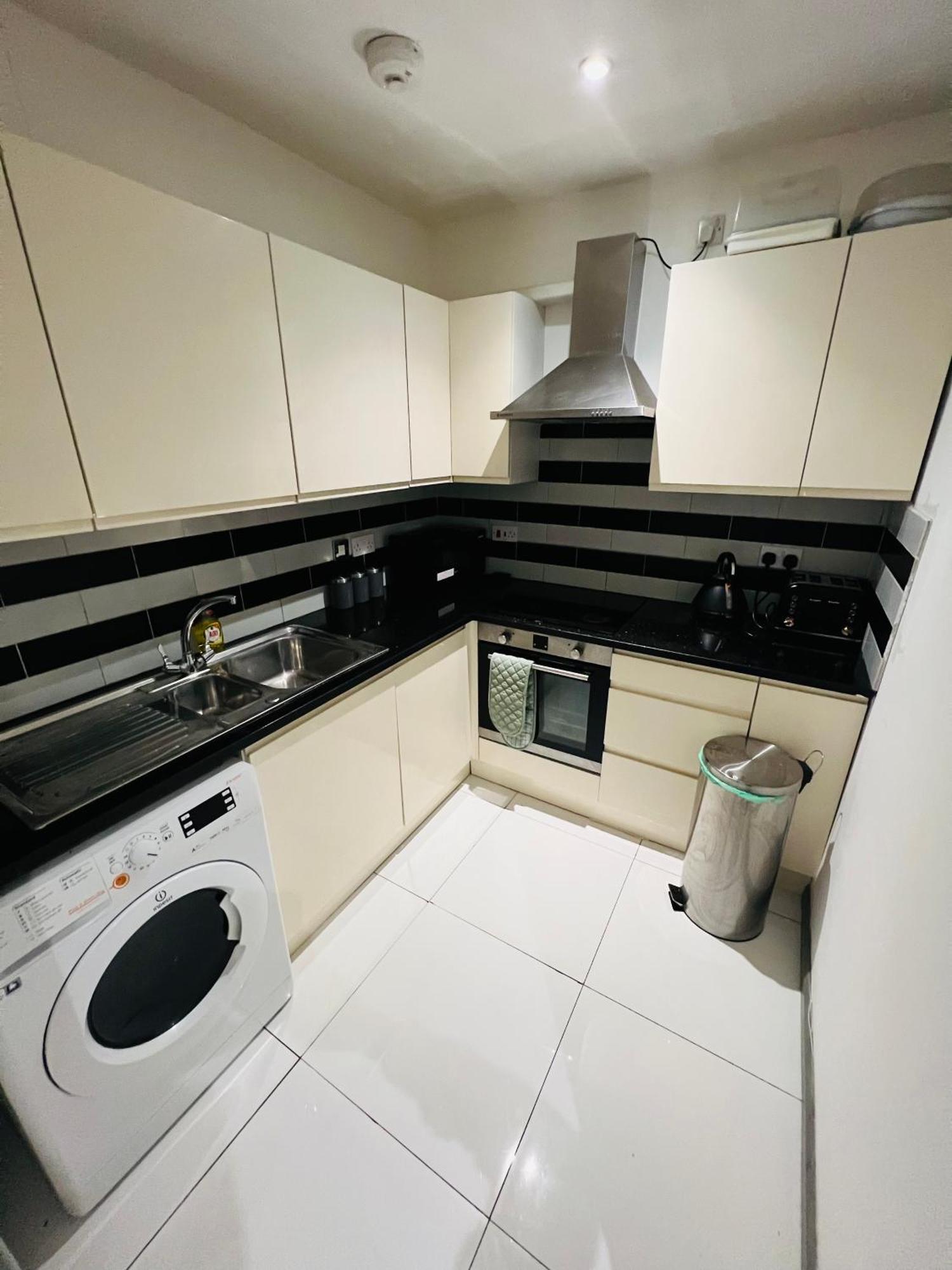"Spacious Family, Friendly" 1 Bedroom In Kings Cross, St Pancras!!!118A 런던 외부 사진