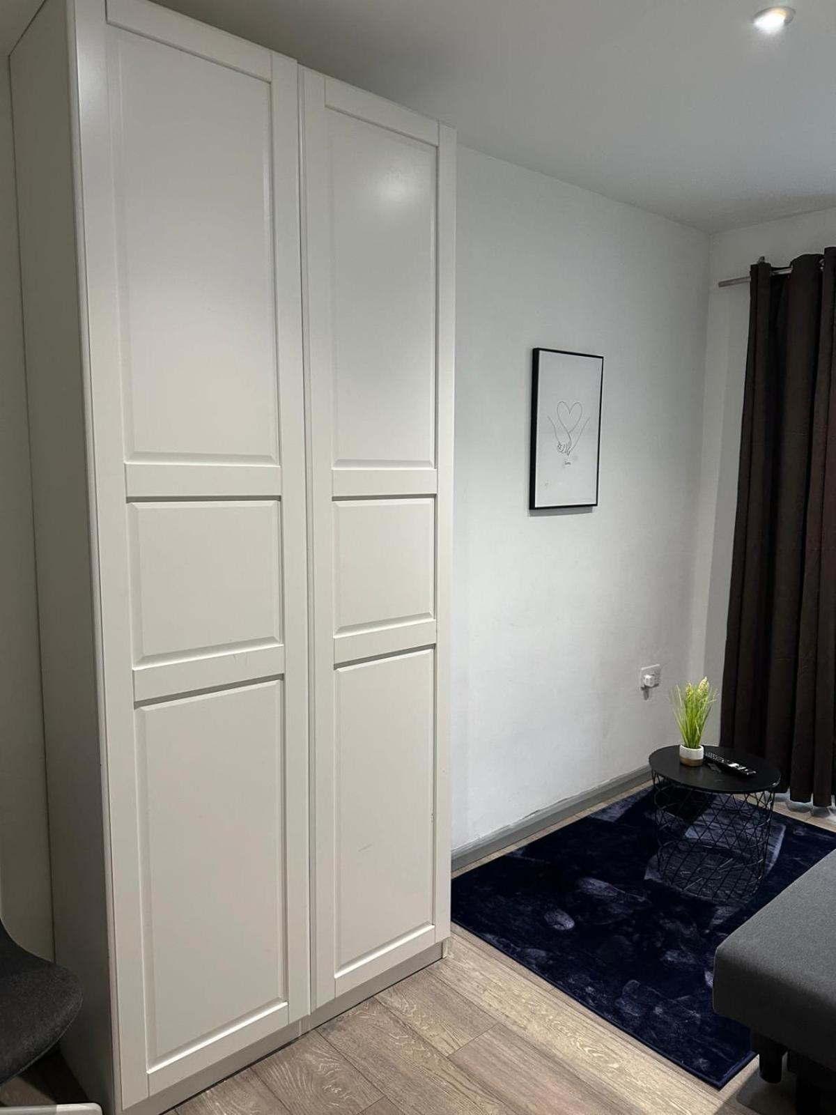 "Spacious Family, Friendly" 1 Bedroom In Kings Cross, St Pancras!!!118A 런던 외부 사진
