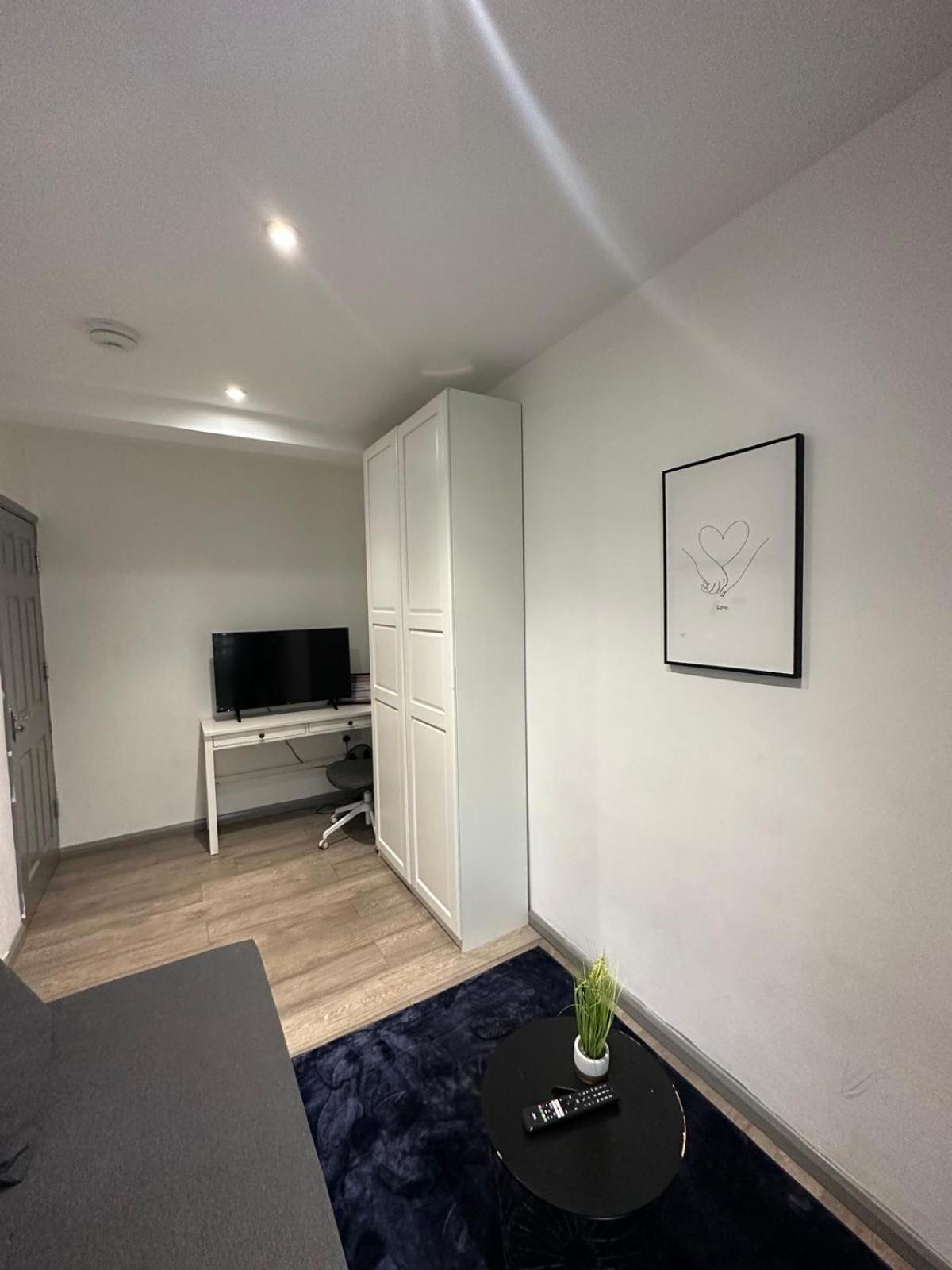 "Spacious Family, Friendly" 1 Bedroom In Kings Cross, St Pancras!!!118A 런던 외부 사진